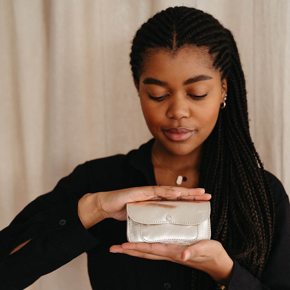 Keecie_CatChasesmall_Gold2